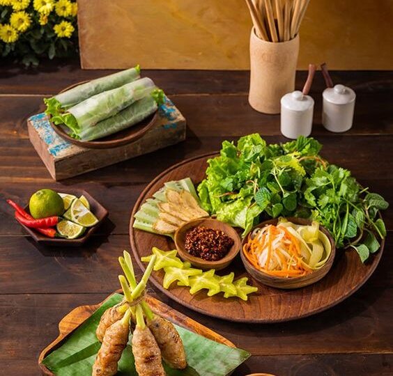 Cô Ba – Nem Nướng Nha Trang, Minh Khai