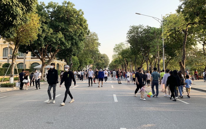 Không gian đi bộ khu vực Hồ Hoàn Kiếm