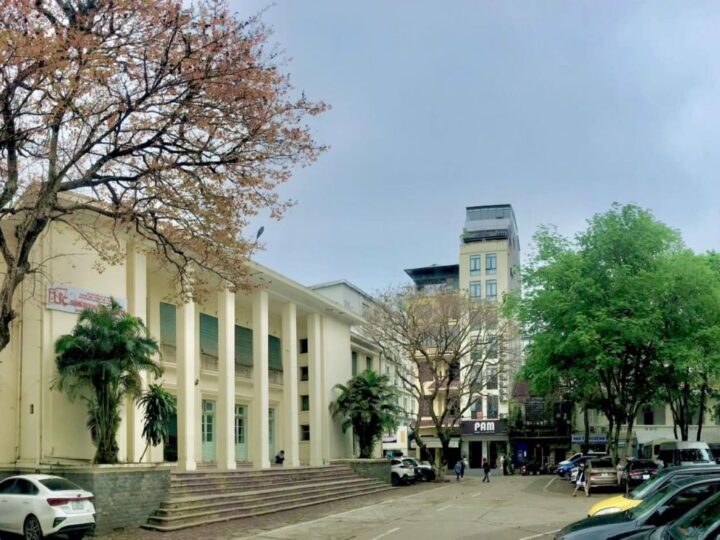 VNU-LIC – Mễ Trì